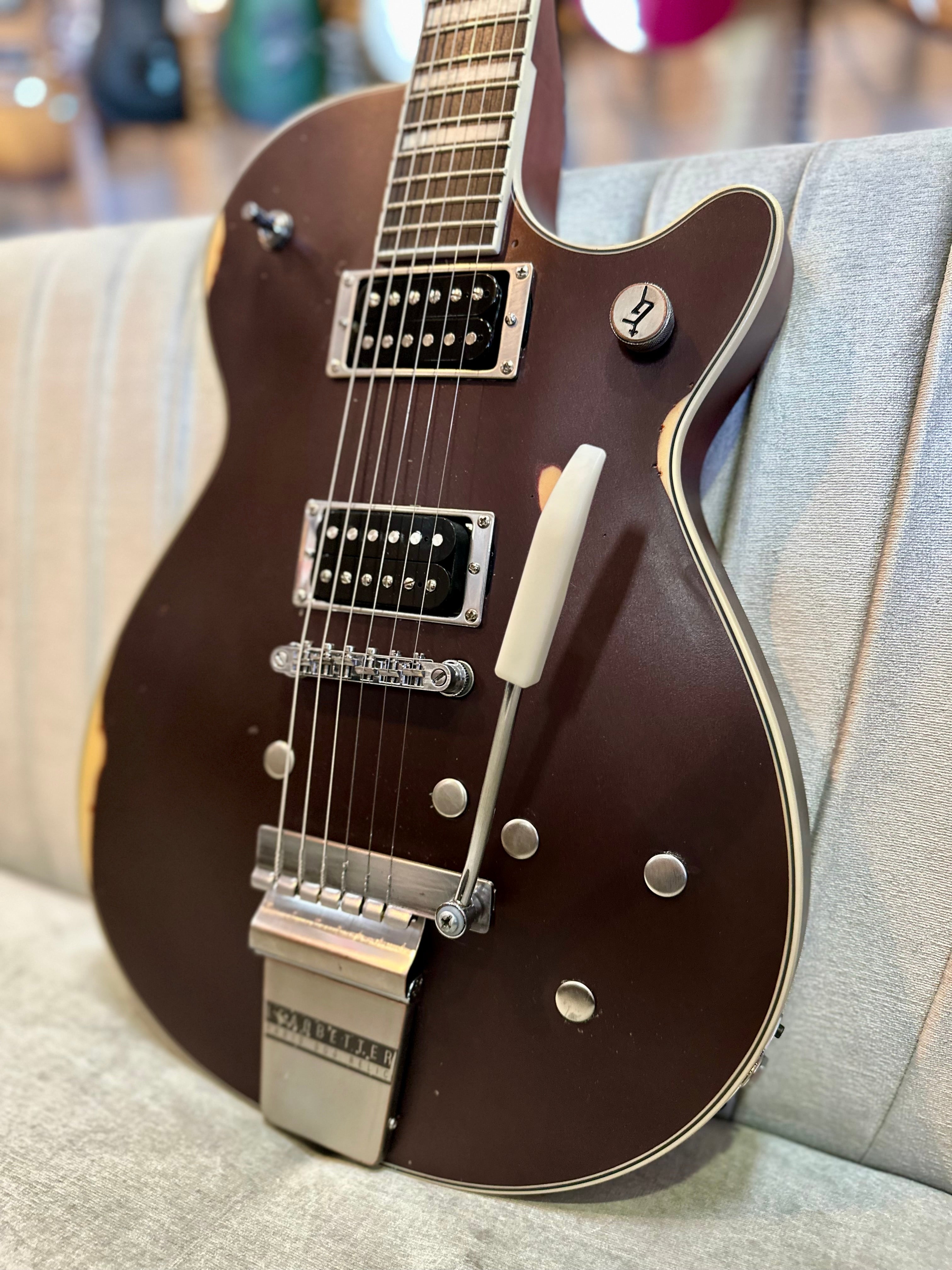 Gretsch | Leadbetter Rabid Dog Relic | G5220 | Relic Cola | Lollar/Duncan Gretsch | Leadbetter Rabid Dog Relic | G5220 | Relic Cola | Lollar/Duncan